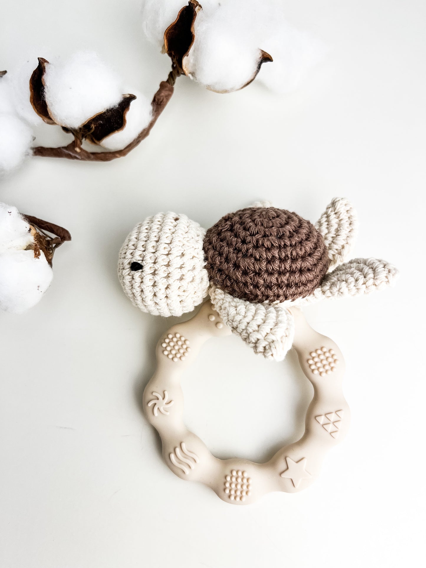 Hochet bois et crochet - Silicone tortue beige + beige