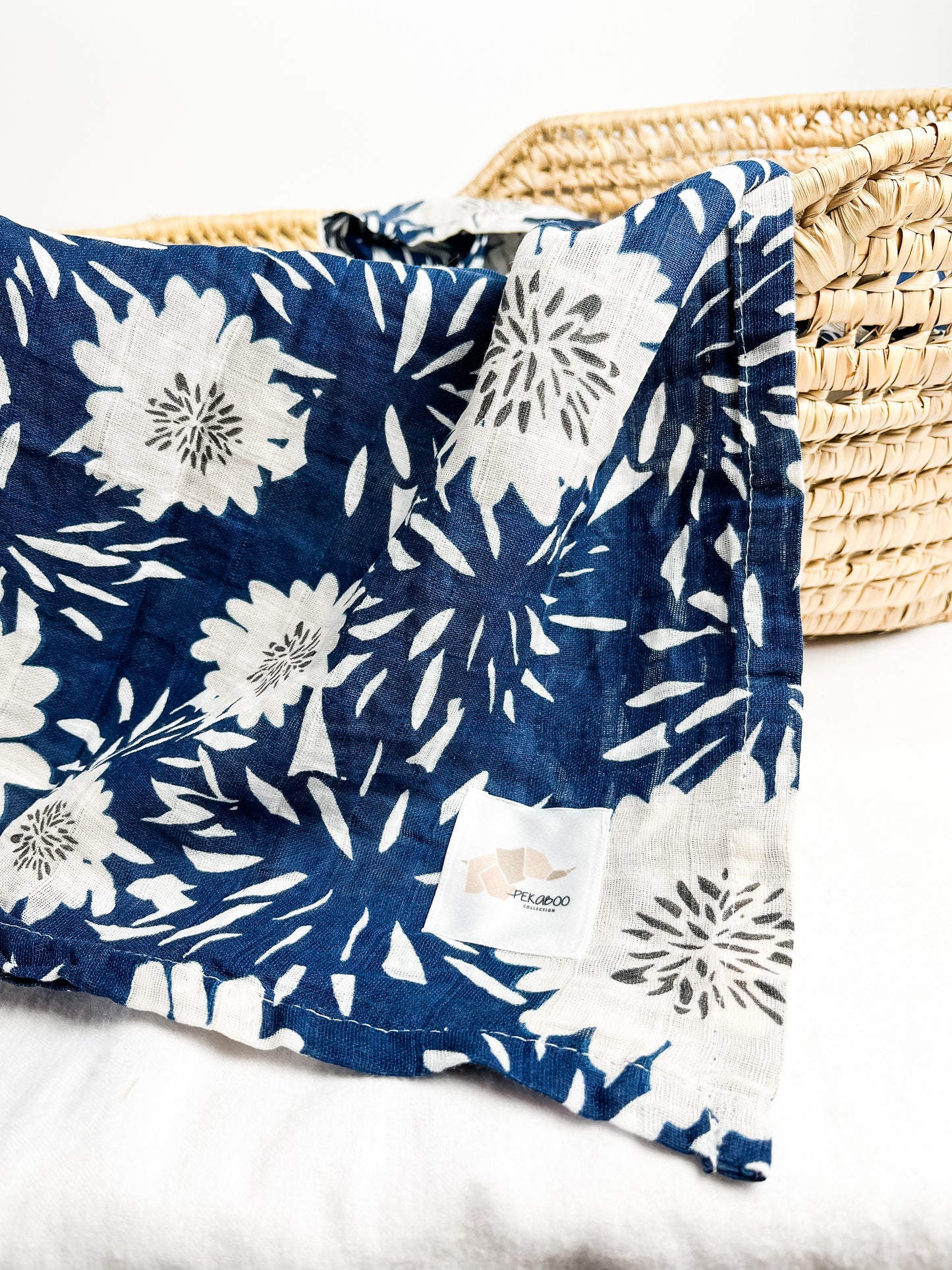 Couverture mousseline de coton - Navy flower