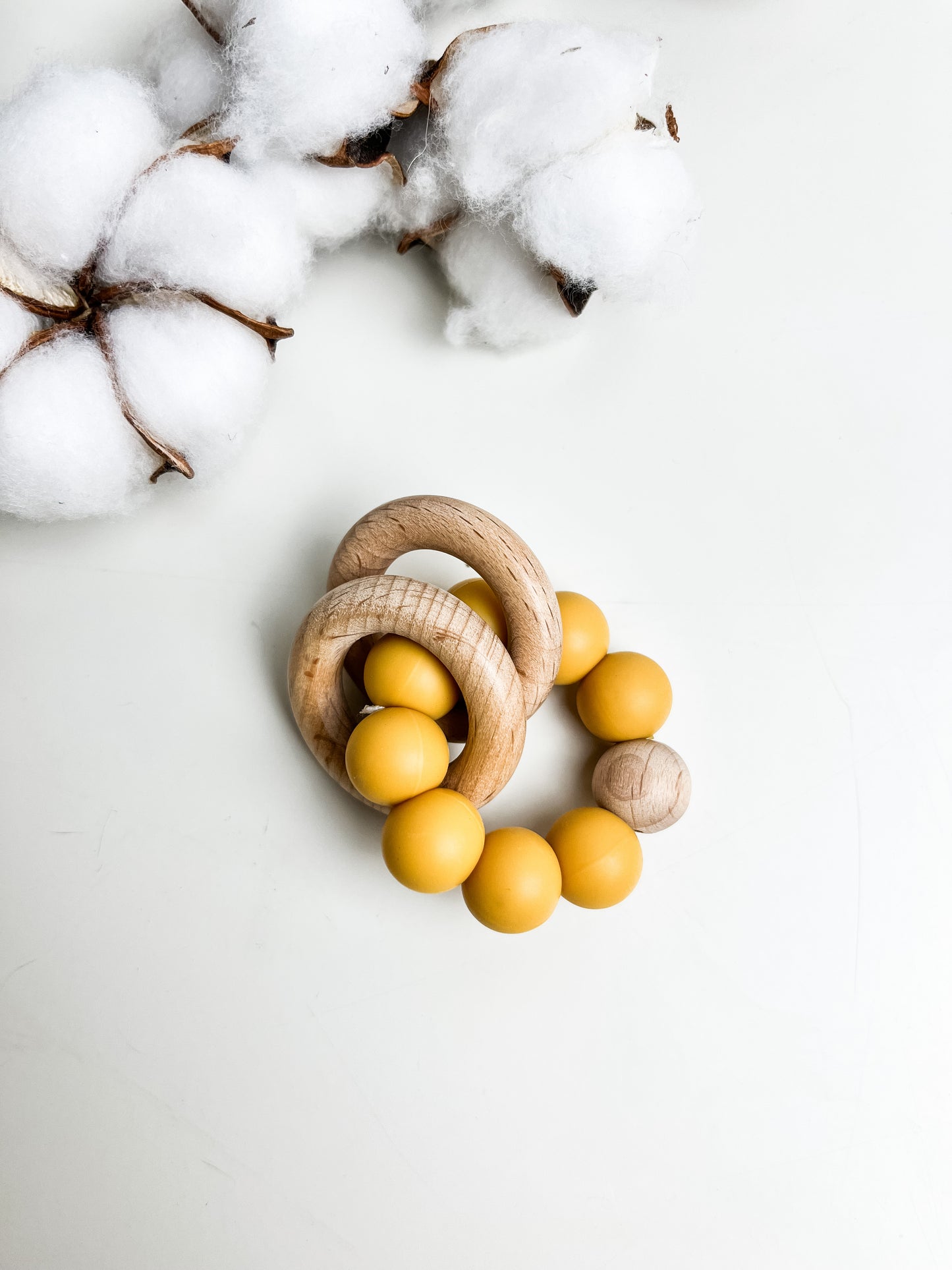 Jouet de dentition - Anneau bois moutarde