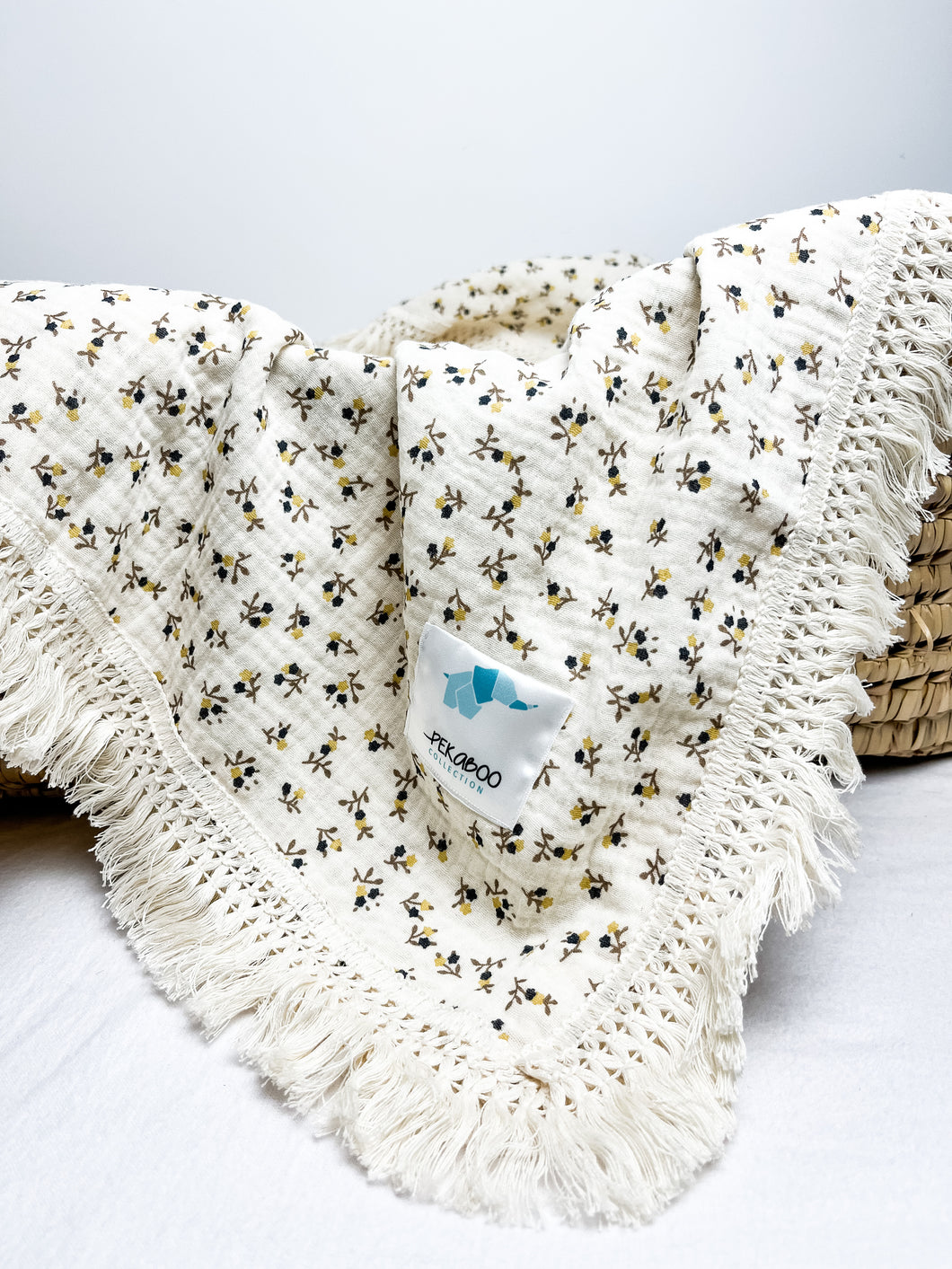Couverture mousseline avec franges-Petites fleurs marine et jaune